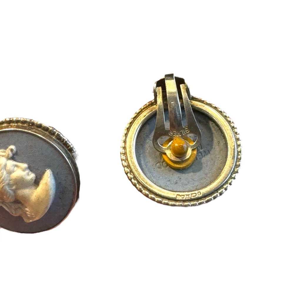 Vintage Wedgewood blue ceramic CAMEO silver earrings clip on - Picture 5 of 5